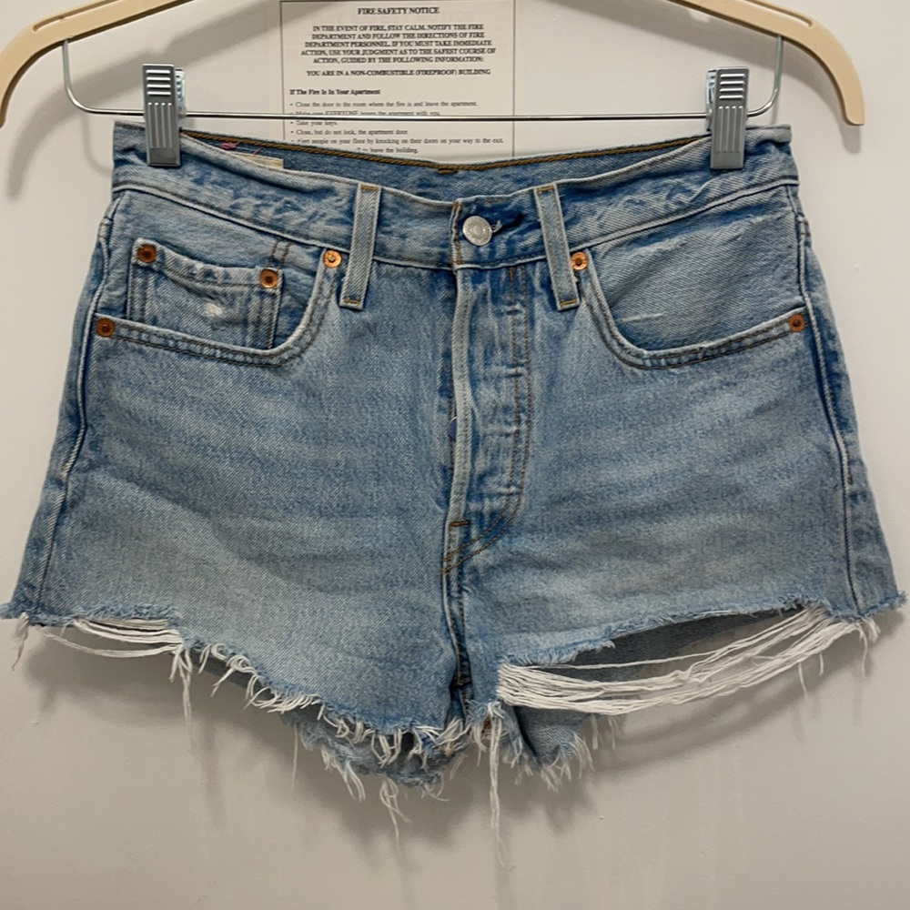 Levi’s Distressed Denim Shorts Size 26
